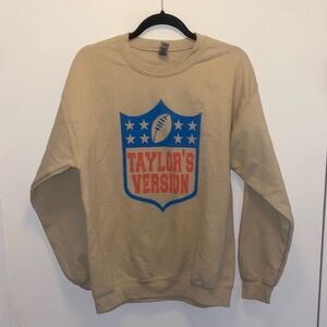 Taylor Swift x NFL Inspired Crewneck “Taylor’s Version” size M
